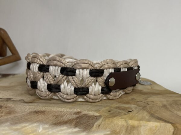 Halsband Curvt mit Telefonnummer